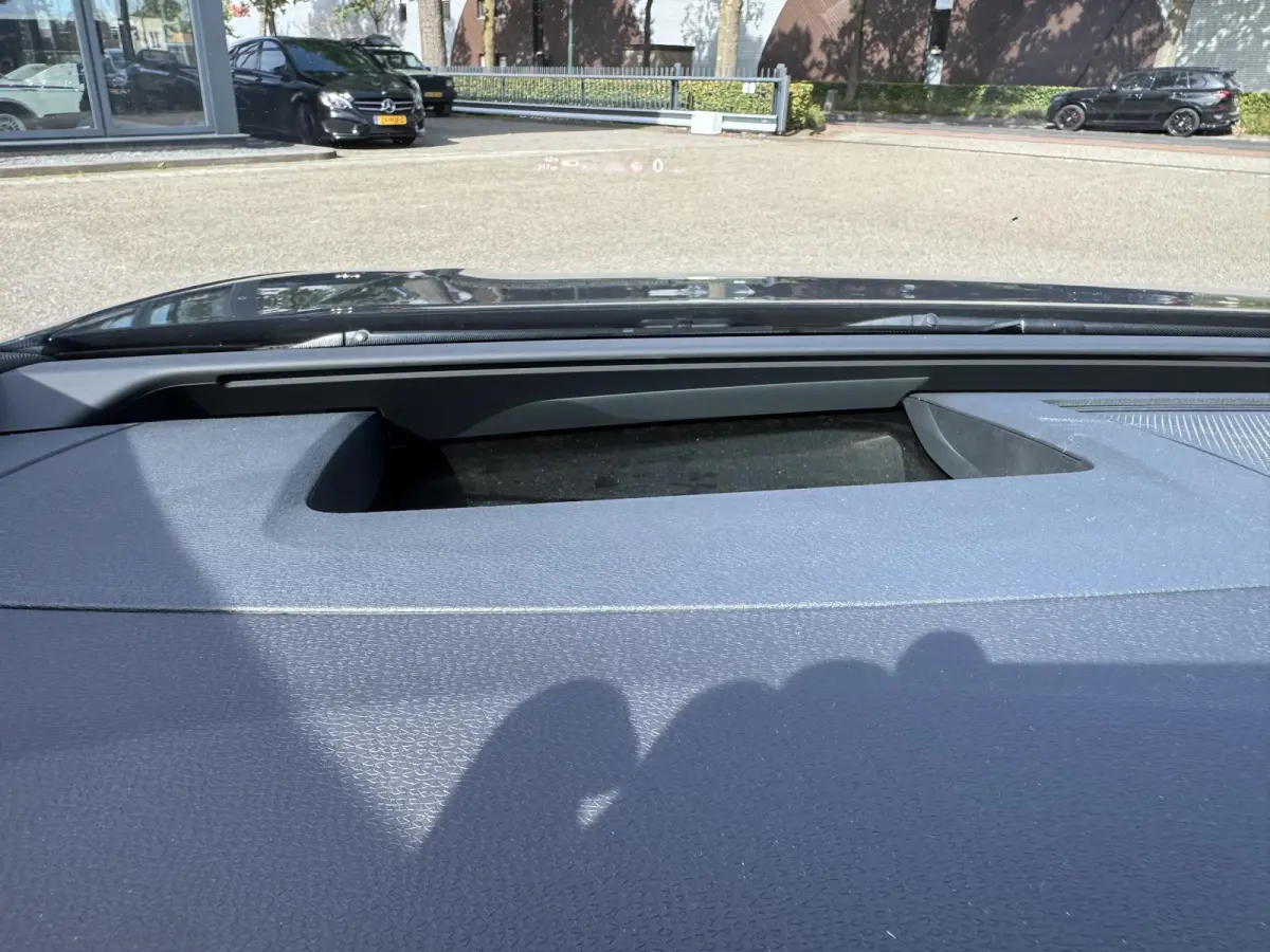 77 kWh Pro Business VAN:47.900,- VOOR: 44.440,- UW HERFSTVOORDEEL:3.460,- SOH 96%| 360 CAMERA | ELEKTRISCHE ACHTERKLEP| DODE HOEK SENSOR | ELEKTRISCHE TREKHAAK | STOEL + STUURVERWARMING + MA