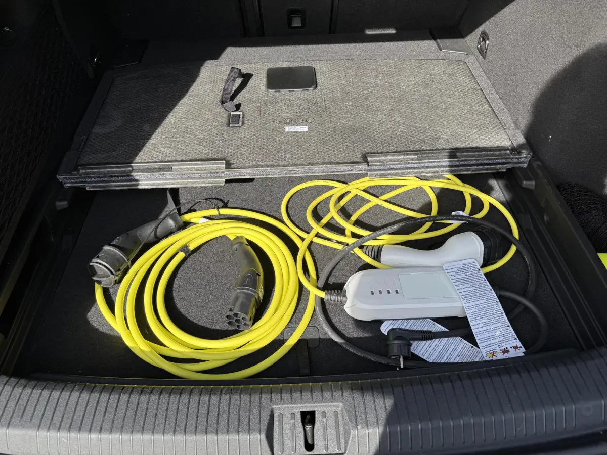 77 kWh Pro Business VAN:47.900,- VOOR: 44.440,- UW HERFSTVOORDEEL:3.460,- SOH 96%| 360 CAMERA | ELEKTRISCHE ACHTERKLEP| DODE HOEK SENSOR | ELEKTRISCHE TREKHAAK | STOEL + STUURVERWARMING + MA