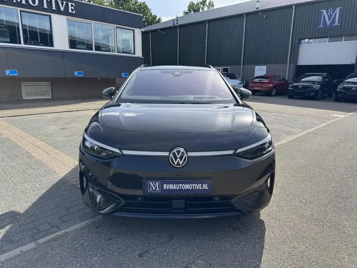 77 kWh Pro Business VAN:47.900,- VOOR: 44.440,- UW HERFSTVOORDEEL:3.460,- SOH 96%| 360 CAMERA | ELEKTRISCHE ACHTERKLEP| DODE HOEK SENSOR | ELEKTRISCHE TREKHAAK | STOEL + STUURVERWARMING + MA