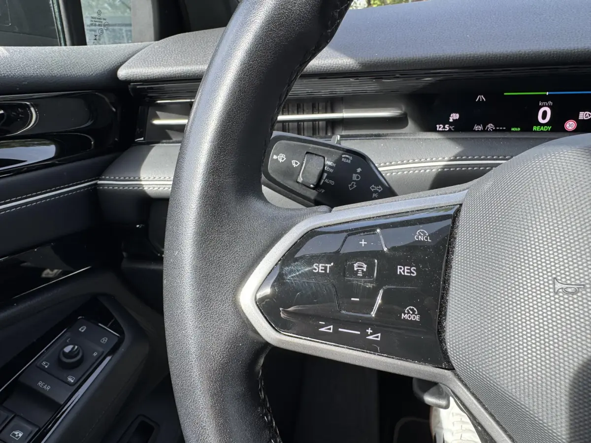 77 kWh Pro Business VAN:47.900,- VOOR: 44.440,- UW HERFSTVOORDEEL:3.460,- SOH 96%| 360 CAMERA | ELEKTRISCHE ACHTERKLEP| DODE HOEK SENSOR | ELEKTRISCHE TREKHAAK | STOEL + STUURVERWARMING + MA
