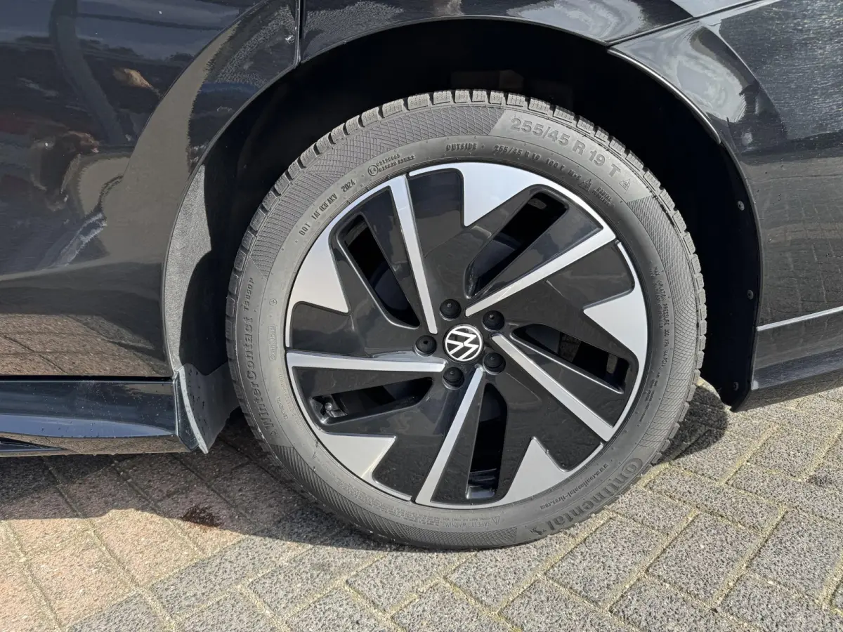 77 kWh Pro Business VAN:47.900,- VOOR: 44.440,- UW HERFSTVOORDEEL:3.460,- SOH 96%| 360 CAMERA | ELEKTRISCHE ACHTERKLEP| DODE HOEK SENSOR | ELEKTRISCHE TREKHAAK | STOEL + STUURVERWARMING + MA