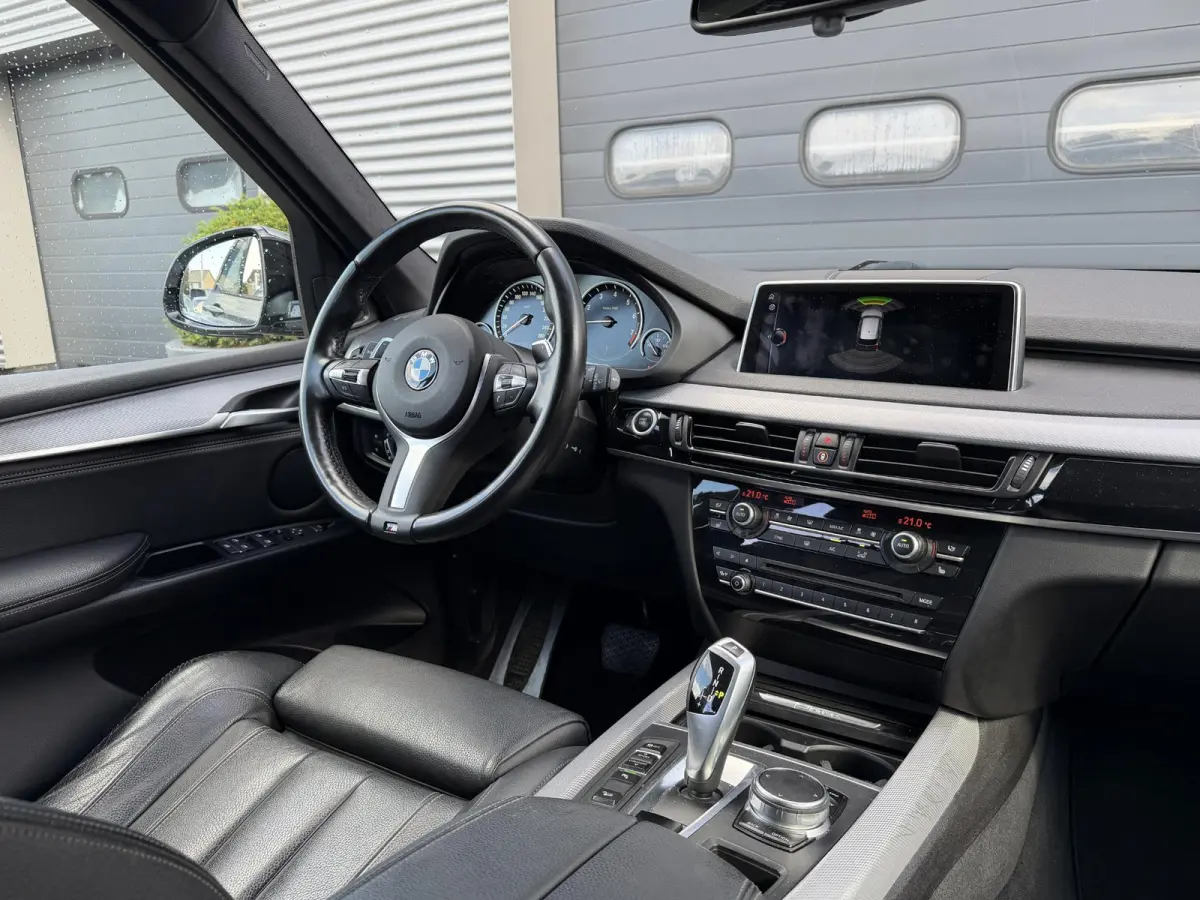 xDrive40e iPerformance High Executive M-Sport | Navigatie | Parkeersensoren | Sportstoelen | Stoelverwarming |