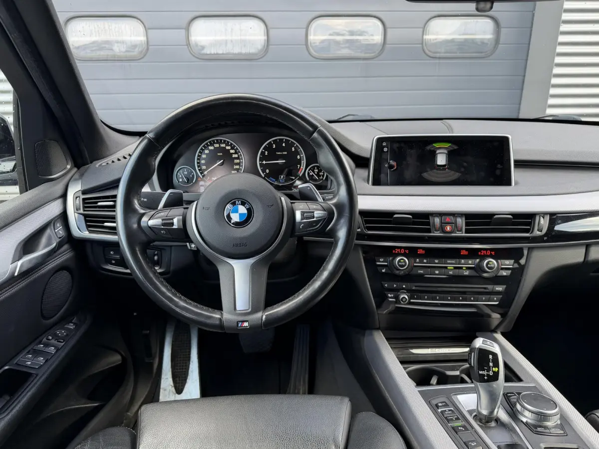 xDrive40e iPerformance High Executive M-Sport | Navigatie | Parkeersensoren | Sportstoelen | Stoelverwarming |