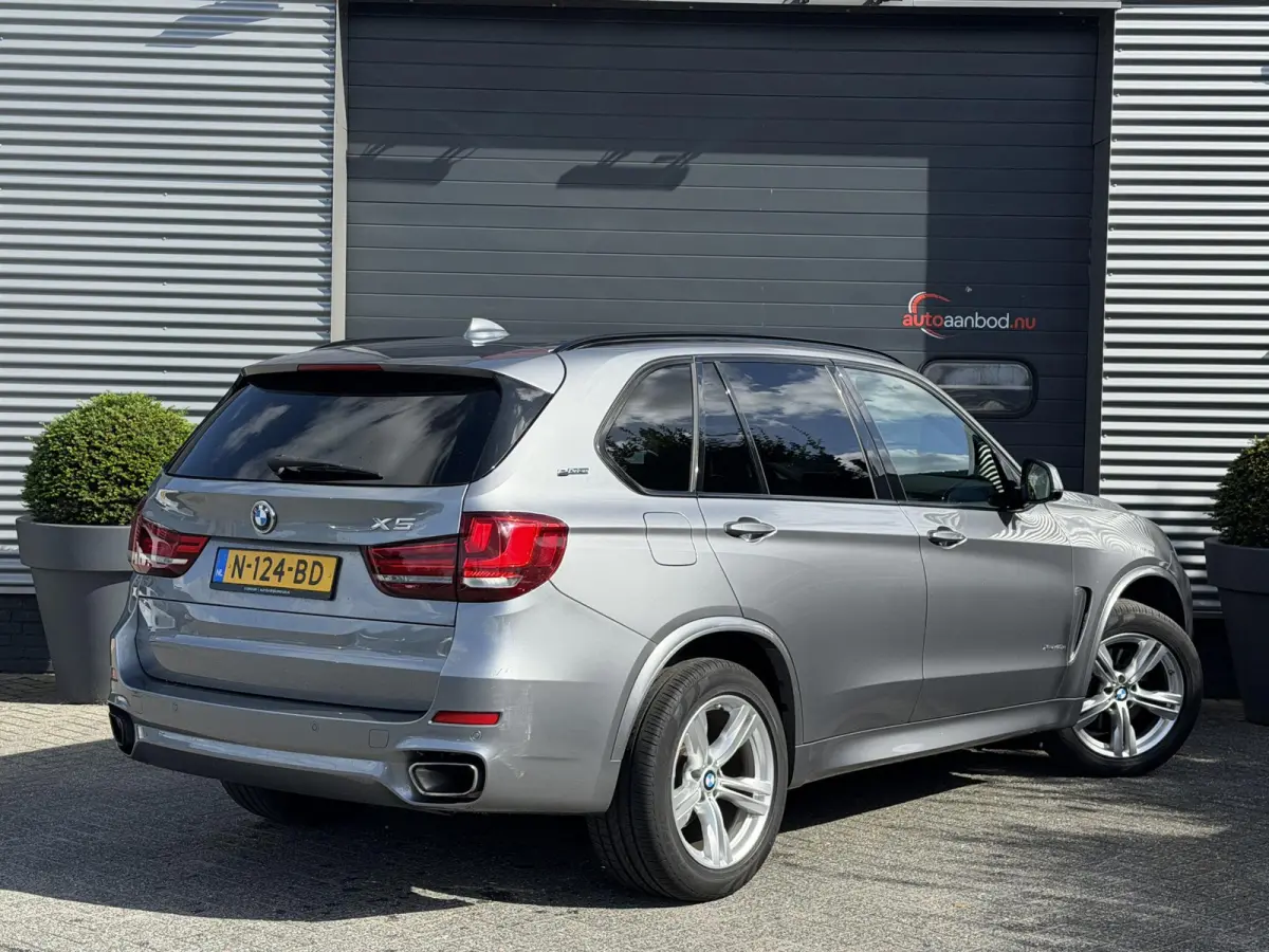 xDrive40e iPerformance High Executive M-Sport | Navigatie | Parkeersensoren | Sportstoelen | Stoelverwarming |