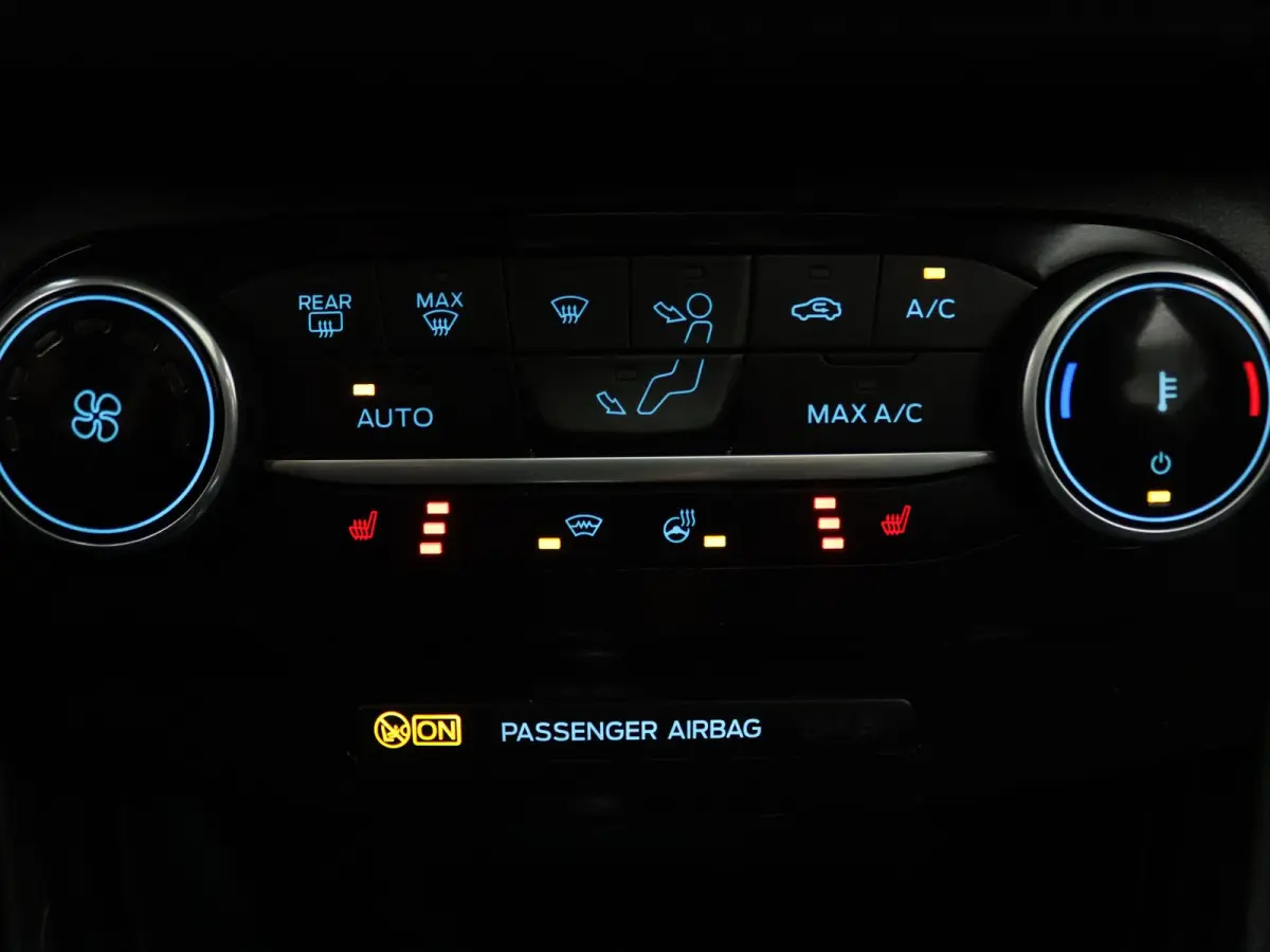 155pk EcoBoost ST-Line X Apple Carplay/Android Auto | Climate