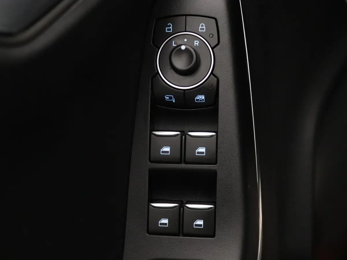 155pk EcoBoost ST-Line X Apple Carplay/Android Auto | Climate