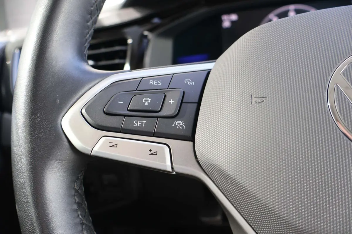 1.0 TSI 95pk Life | Adaptive Cruise | Carplay | PDC | DAB Radio