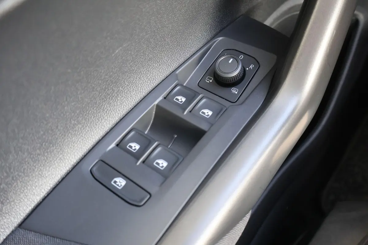 1.0 TSI 95pk Life | Adaptive Cruise | Carplay | PDC | DAB Radio