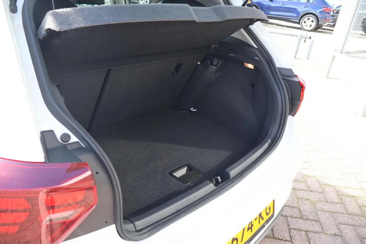 1.0 TSI 95pk Life | Adaptive Cruise | Carplay | PDC | DAB Radio
