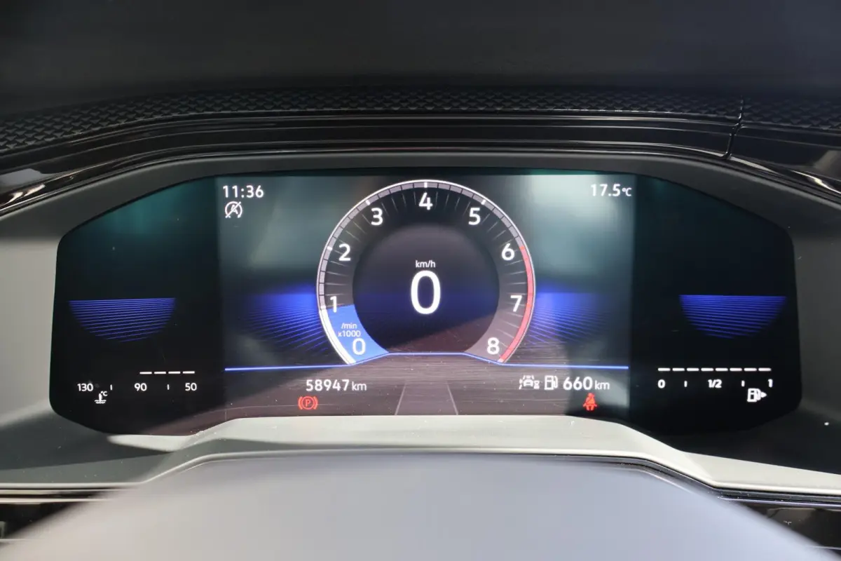 1.0 TSI 95pk Life | Adaptive Cruise | Carplay | PDC | DAB Radio