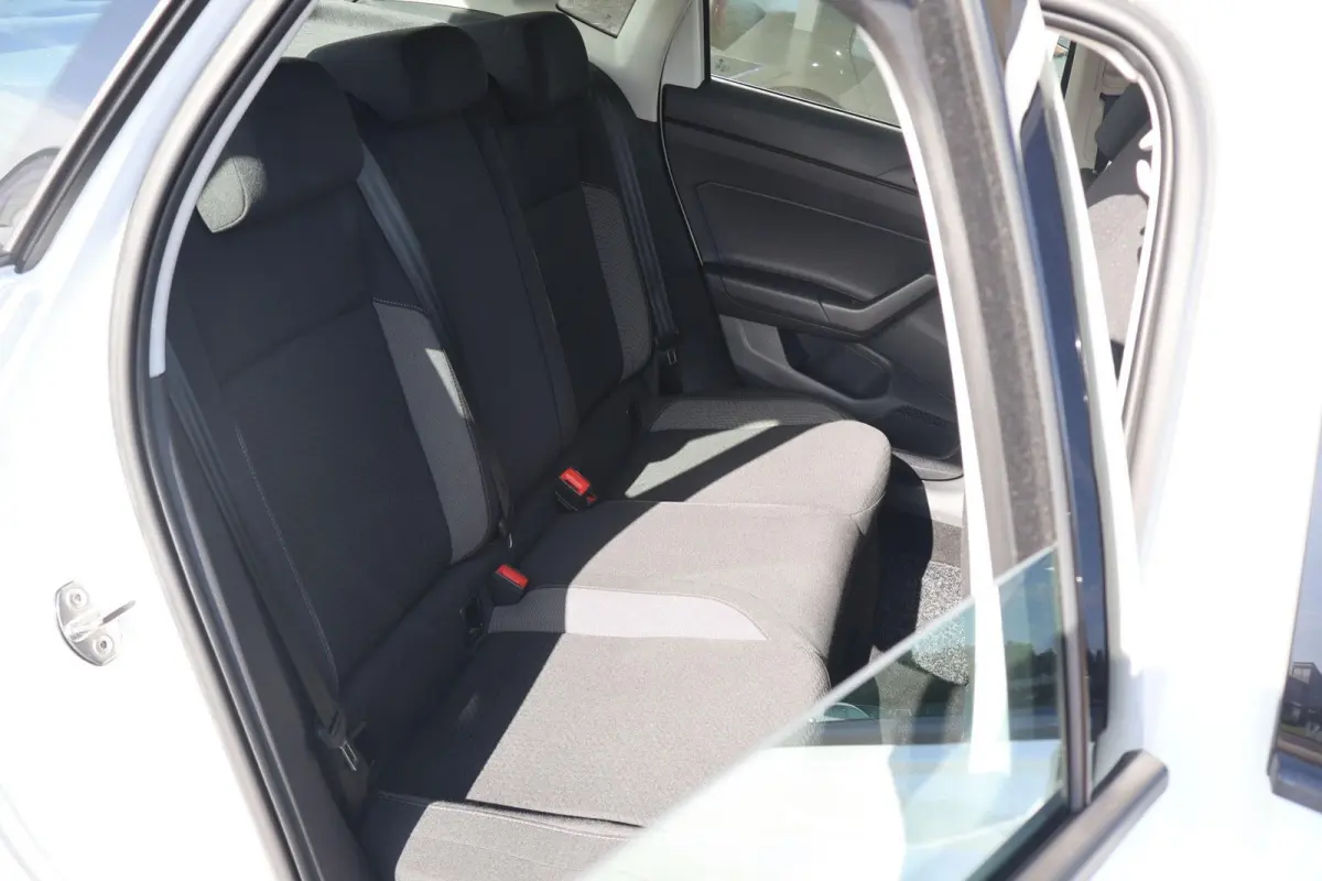 1.0 TSI 95pk Life | Adaptive Cruise | Carplay | PDC | DAB Radio