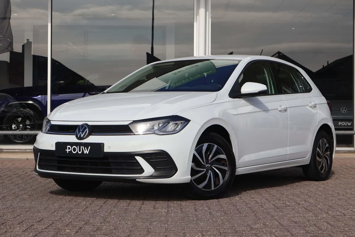 1.0 TSI 95pk Life | Adaptive Cruise | Carplay | PDC | DAB Radio