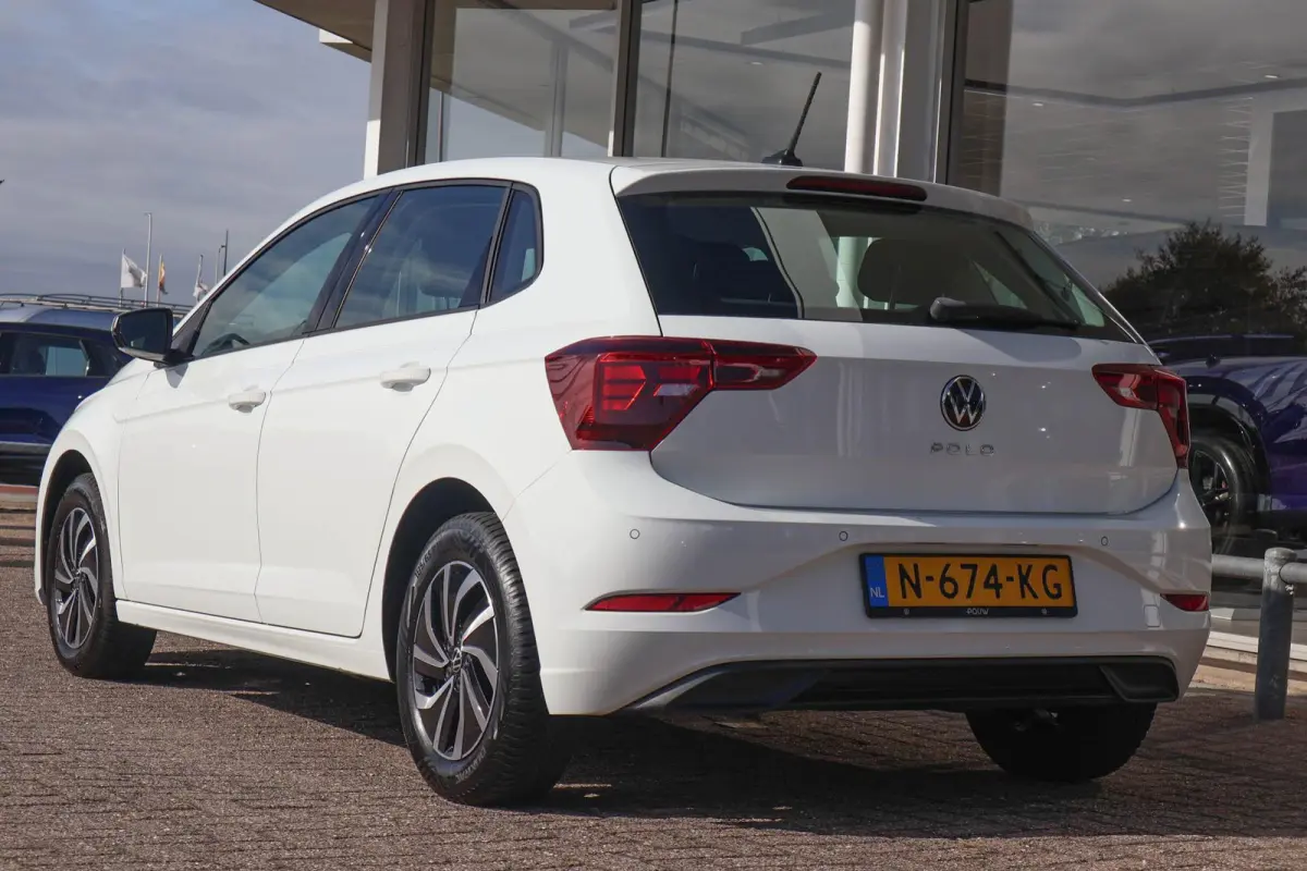 1.0 TSI 95pk Life | Adaptive Cruise | Carplay | PDC | DAB Radio