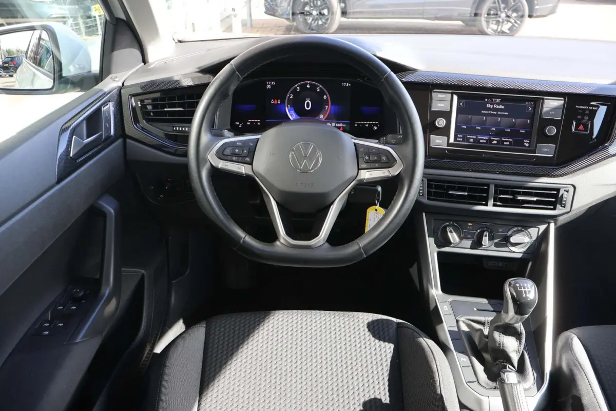 1.0 TSI 95pk Life | Adaptive Cruise | Carplay | PDC | DAB Radio