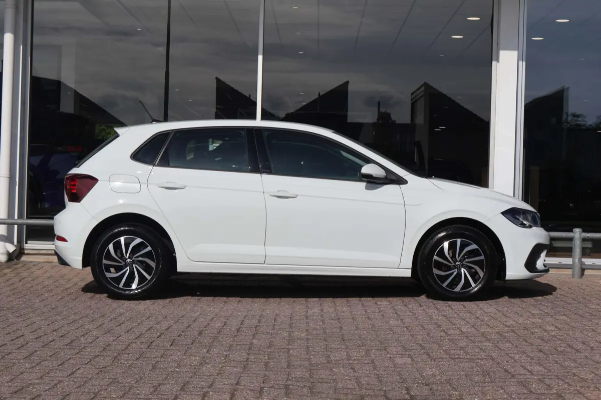 1.0 TSI 95pk Life | Adaptive Cruise | Carplay | PDC | DAB Radio