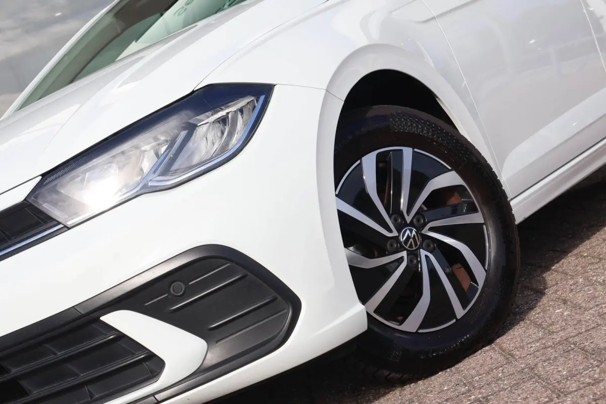 1.0 TSI 95pk Life | Adaptive Cruise | Carplay | PDC | DAB Radio