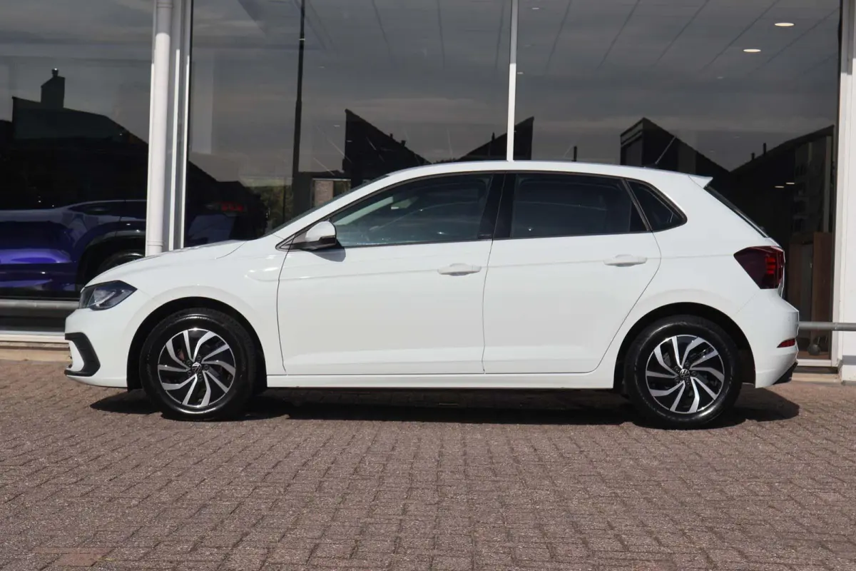 1.0 TSI 95pk Life | Adaptive Cruise | Carplay | PDC | DAB Radio