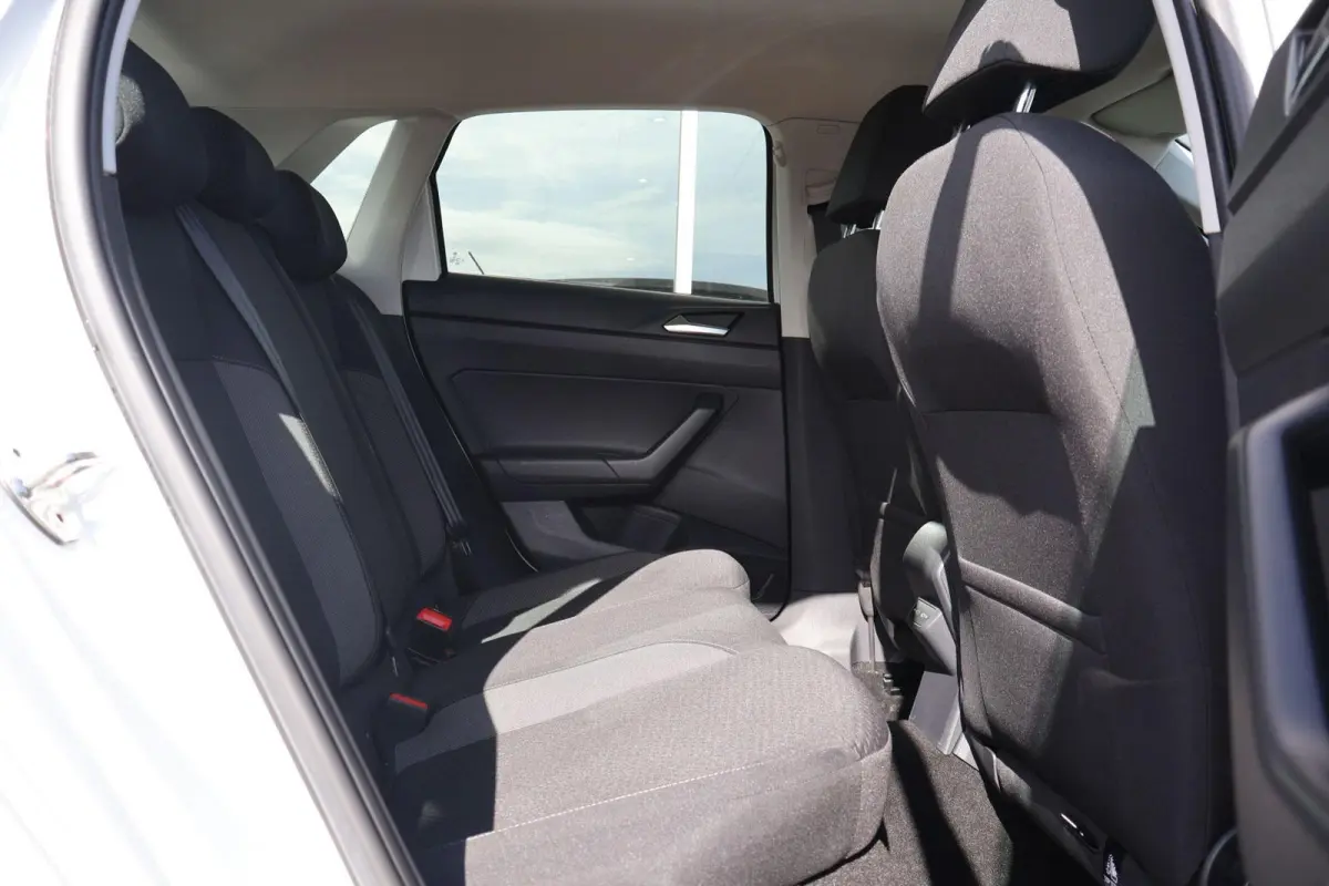 1.0 TSI 95pk Life | Adaptive Cruise | Carplay | PDC | DAB Radio