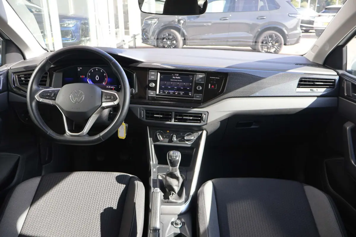 1.0 TSI 95pk Life | Adaptive Cruise | Carplay | PDC | DAB Radio