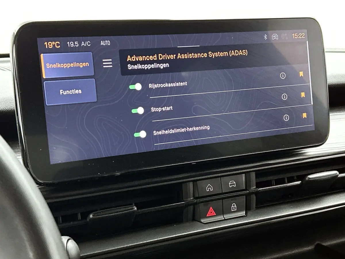 1.2 Altitude | Apple Carplay / Android Auto | Climate Control | Cruise Control | Achteruitrijcamera | Parkeersensoren | Trekhaak |