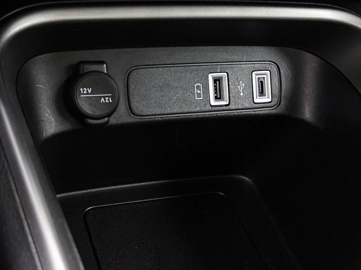1.2 Altitude | Apple Carplay / Android Auto | Climate Control | Cruise Control | Achteruitrijcamera | Parkeersensoren | Trekhaak |