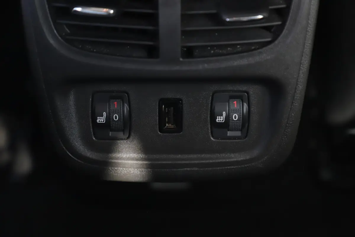 1.2 Turbo Elegance 131PK Automaat LMV Sportstoelen Stoelverwarming Navigatie Achteruitrijcamera Climate Cruise Control