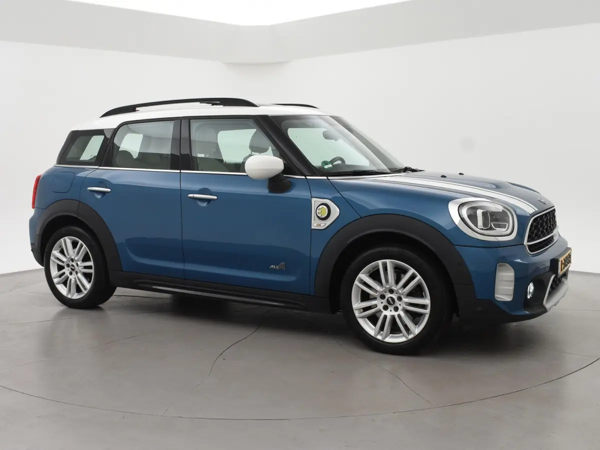 1.5 Cooper ALL4 224 PK CHILI PLUG-IN HYBRID + PANORAMA | CARPLAY | LEDER EXCLUSIVE | HEAD-UP