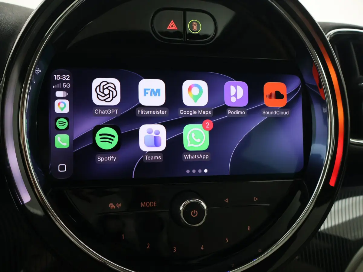 1.5 Cooper ALL4 224 PK CHILI PLUG-IN HYBRID + PANORAMA | CARPLAY | LEDER EXCLUSIVE | HEAD-UP