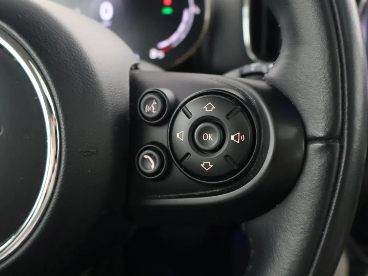 1.5 Cooper ALL4 224 PK CHILI PLUG-IN HYBRID + PANORAMA | CARPLAY | LEDER EXCLUSIVE | HEAD-UP