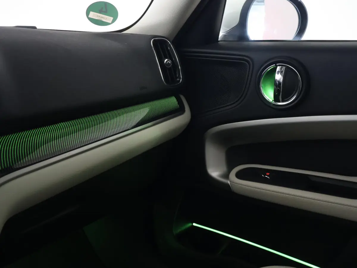 1.5 Cooper ALL4 224 PK CHILI PLUG-IN HYBRID + PANORAMA | CARPLAY | LEDER EXCLUSIVE | HEAD-UP