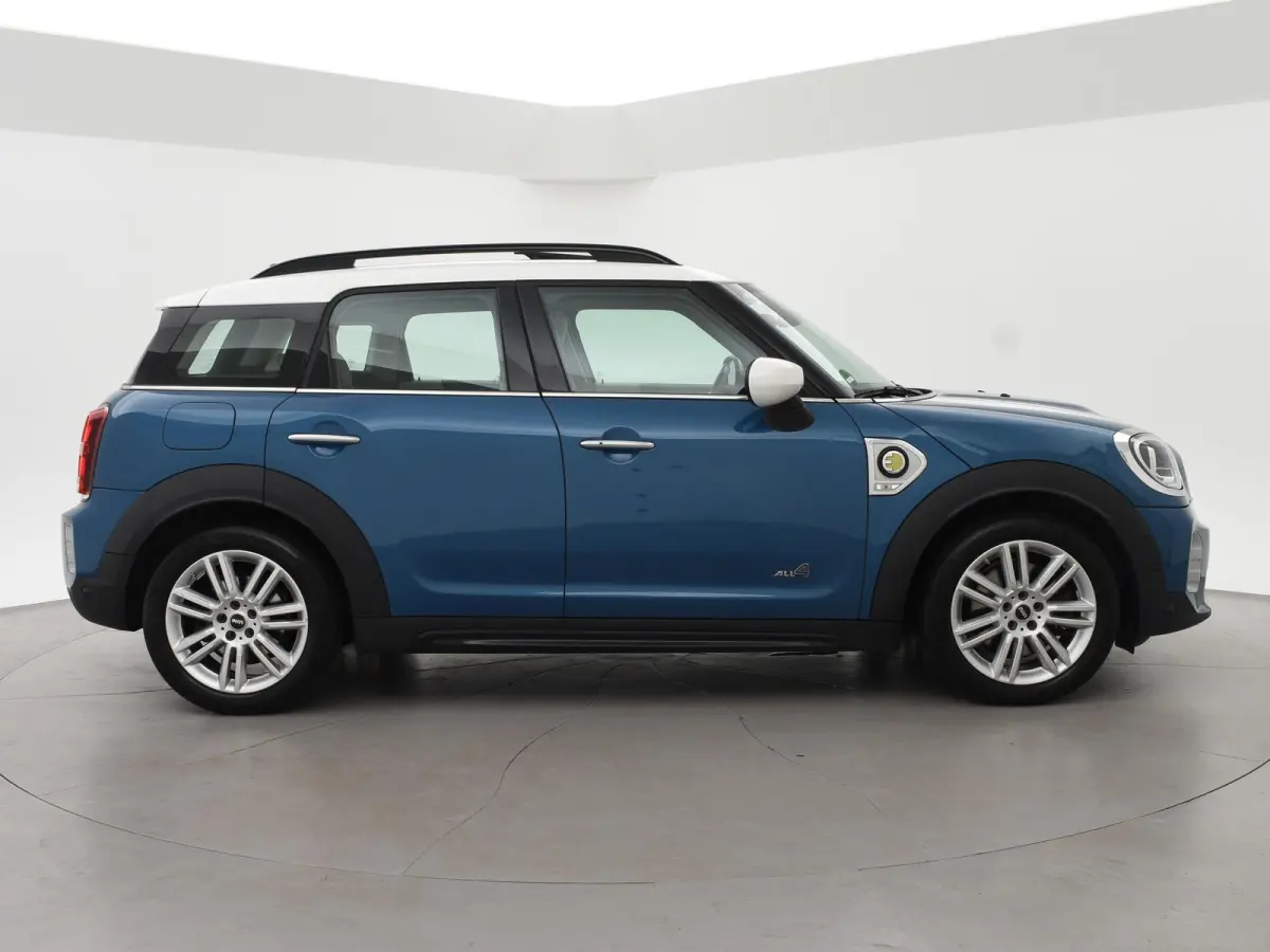 1.5 Cooper ALL4 224 PK CHILI PLUG-IN HYBRID + PANORAMA | CARPLAY | LEDER EXCLUSIVE | HEAD-UP