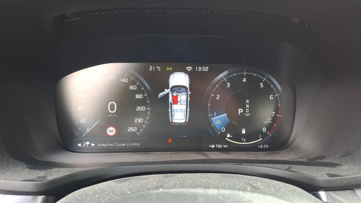 2.0 B3 Momentum Business | AUTOMAAT! | Elektrische Achterklep | Cruise Control | Trekhaak