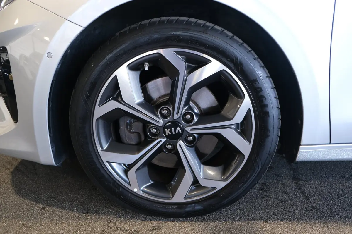 1.4 T-GDi AUT Pano Trek Navi Leder Cam Pdc Cruise