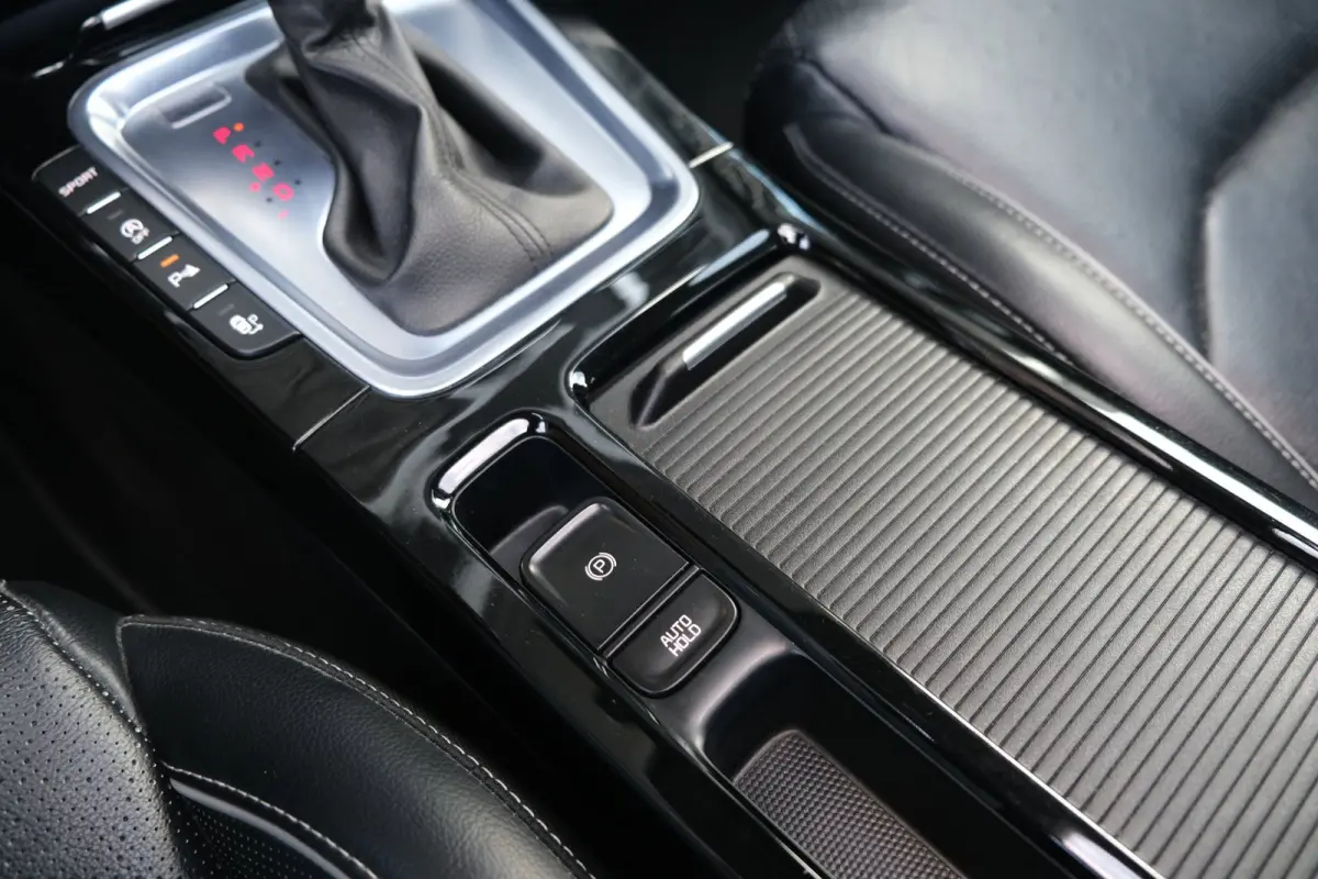 1.4 T-GDi AUT Pano Trek Navi Leder Cam Pdc Cruise