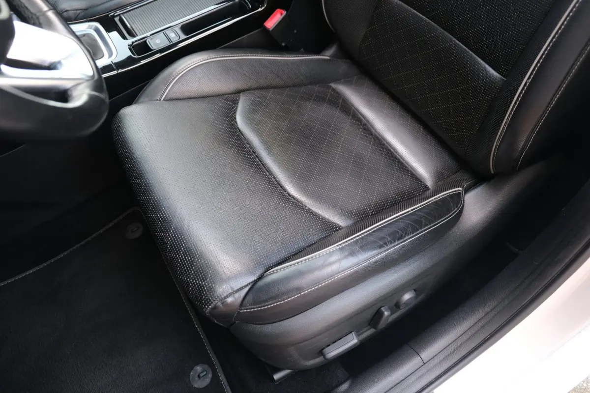 1.4 T-GDi AUT Pano Trek Navi Leder Cam Pdc Cruise