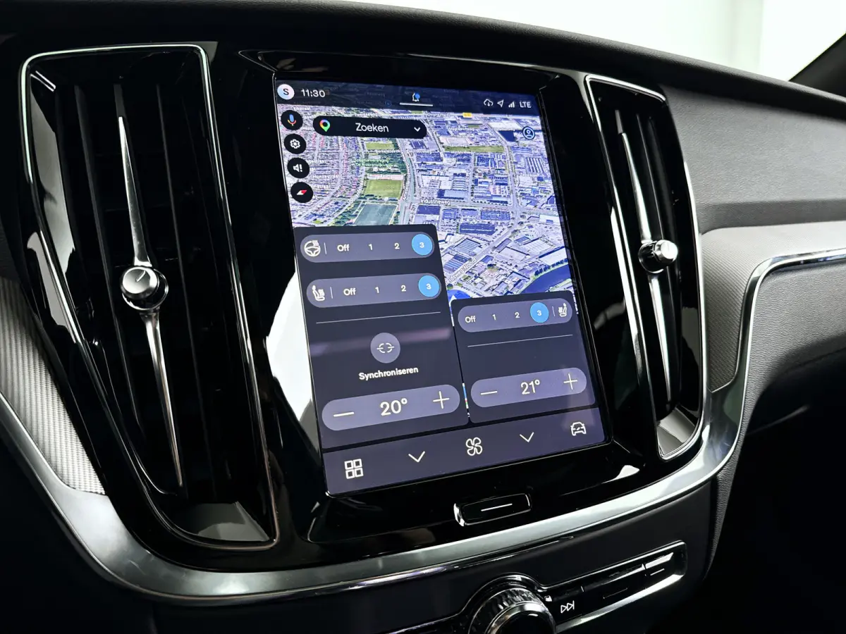 T8 Plug-in hybrid AWD Plus Dark | Panoramadak | 360° camera | Head-up display | Harman Kardon | Stoel- en stuurverwarming | Trekhaak
