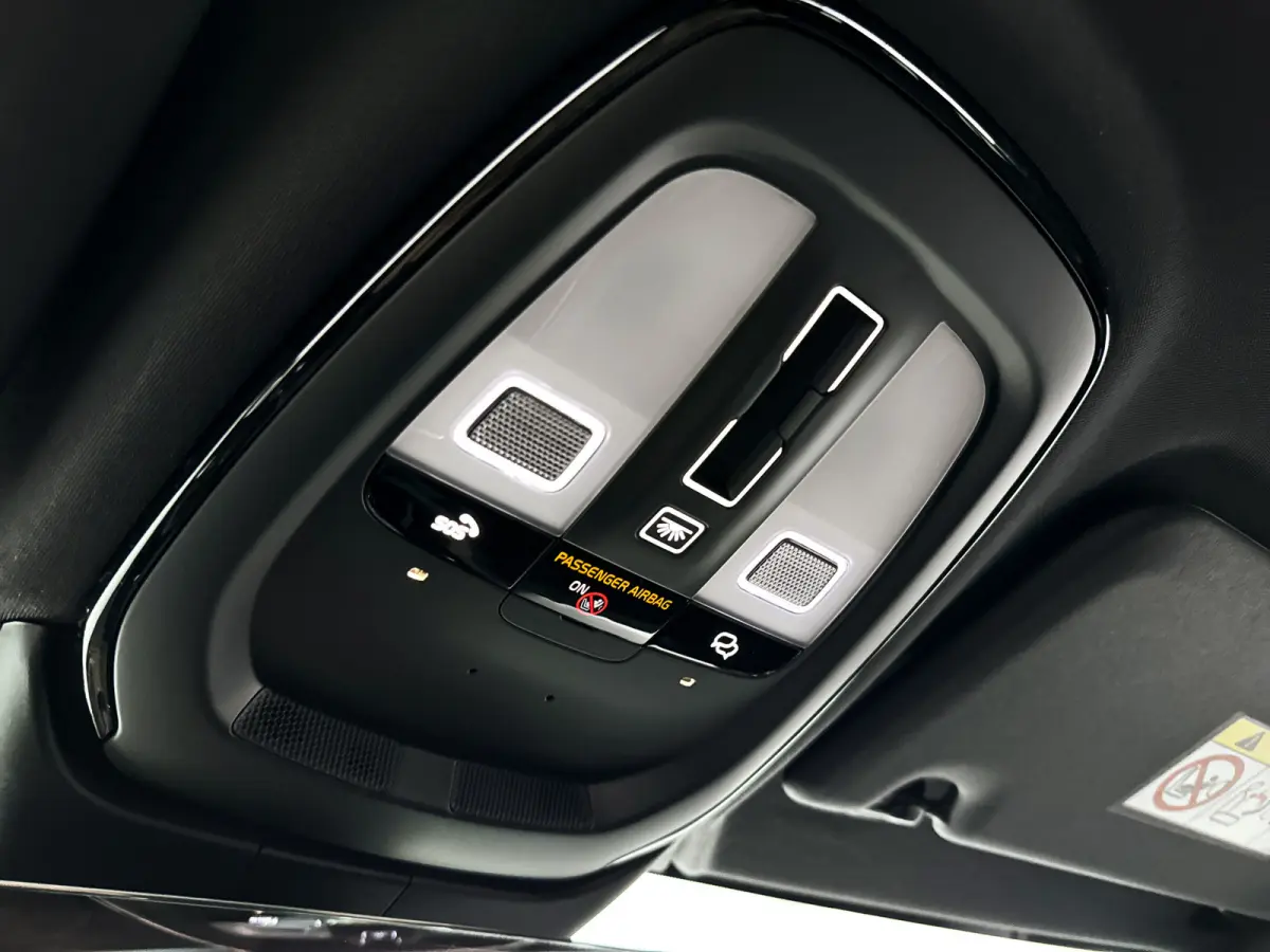 T8 Plug-in hybrid AWD Plus Dark | Panoramadak | 360° camera | Head-up display | Harman Kardon | Stoel- en stuurverwarming | Trekhaak