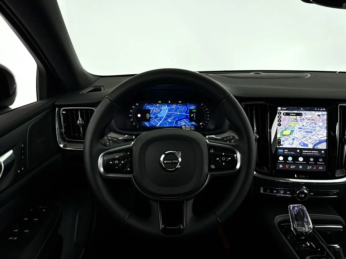 T8 Plug-in hybrid AWD Plus Dark | Panoramadak | 360° camera | Head-up display | Harman Kardon | Stoel- en stuurverwarming | Trekhaak