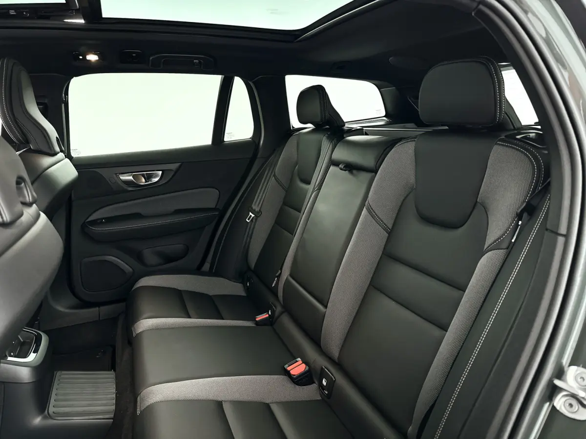 T8 Plug-in hybrid AWD Plus Dark | Panoramadak | 360° camera | Head-up display | Harman Kardon | Stoel- en stuurverwarming | Trekhaak