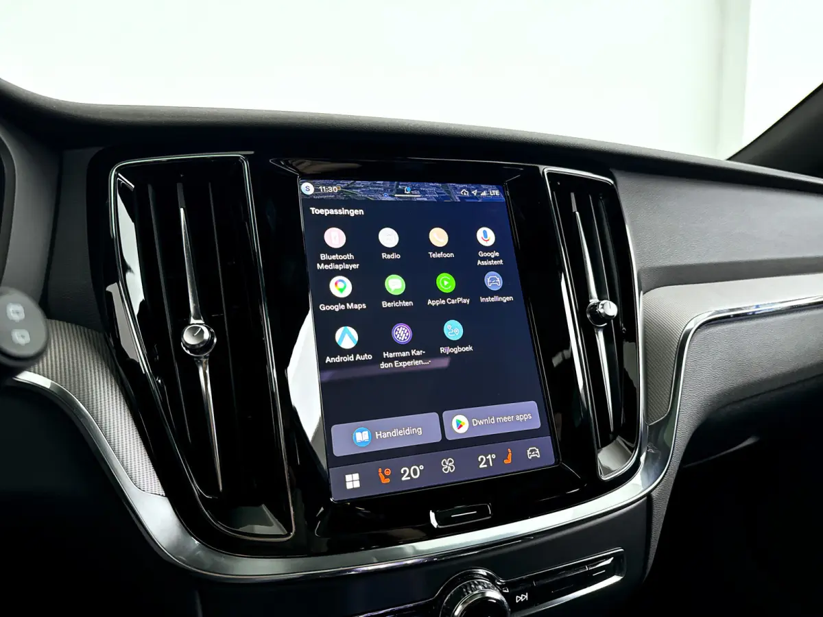 T8 Plug-in hybrid AWD Plus Dark | Panoramadak | 360° camera | Head-up display | Harman Kardon | Stoel- en stuurverwarming | Trekhaak