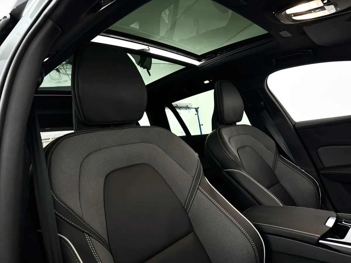 T8 Plug-in hybrid AWD Plus Dark | Panoramadak | 360° camera | Head-up display | Harman Kardon | Stoel- en stuurverwarming | Trekhaak