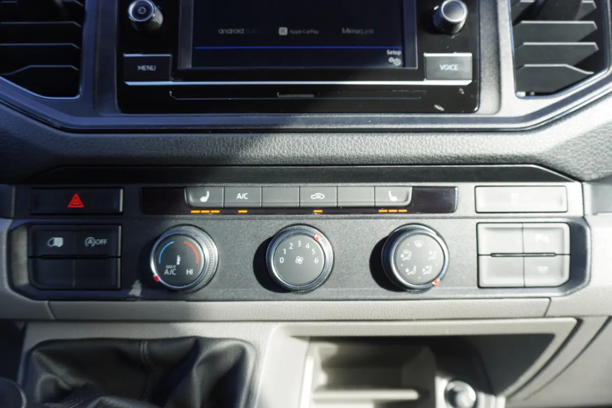140pk L3H3/L2H2 Apple Carplay Trekhaak Parkeersensoren Cruise control 3-Zits Stoelverwarming