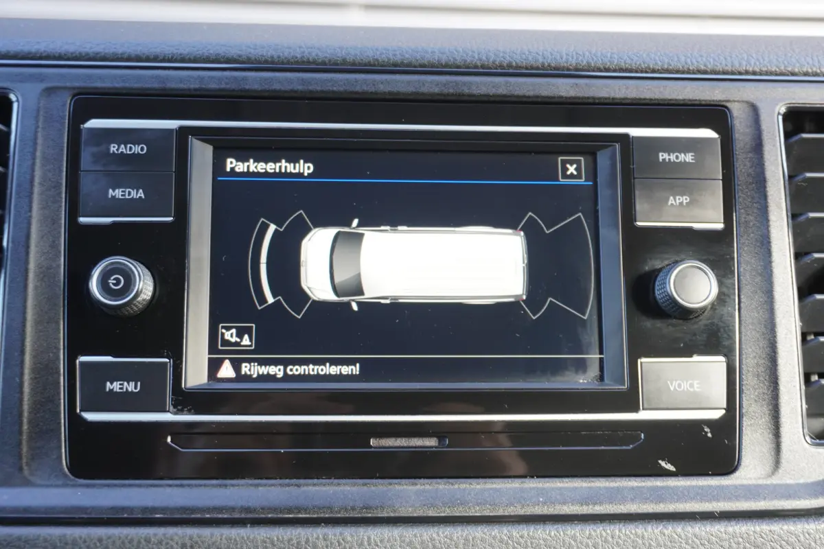 140pk L3H3/L2H2 Apple Carplay Trekhaak Parkeersensoren Cruise control 3-Zits Stoelverwarming