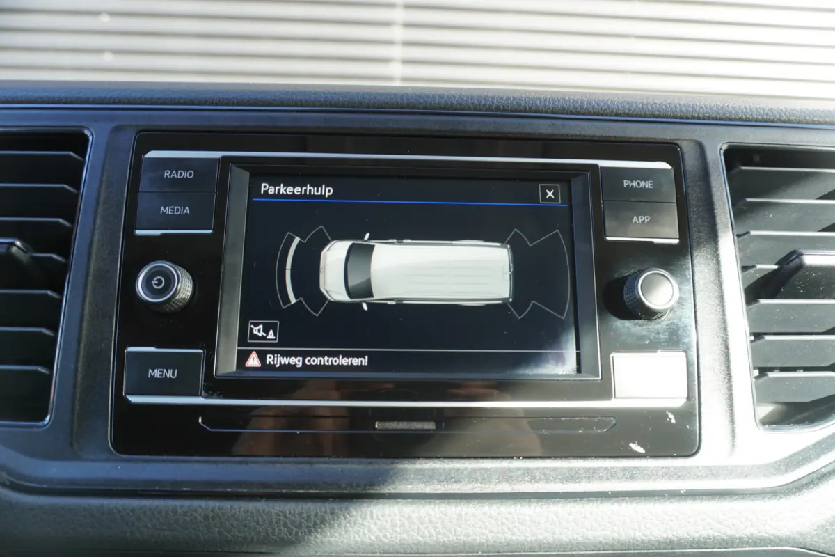 140pk L3H3/L2H2 Apple Carplay Trekhaak Parkeersensoren Cruise control 3-Zits Stoelverwarming