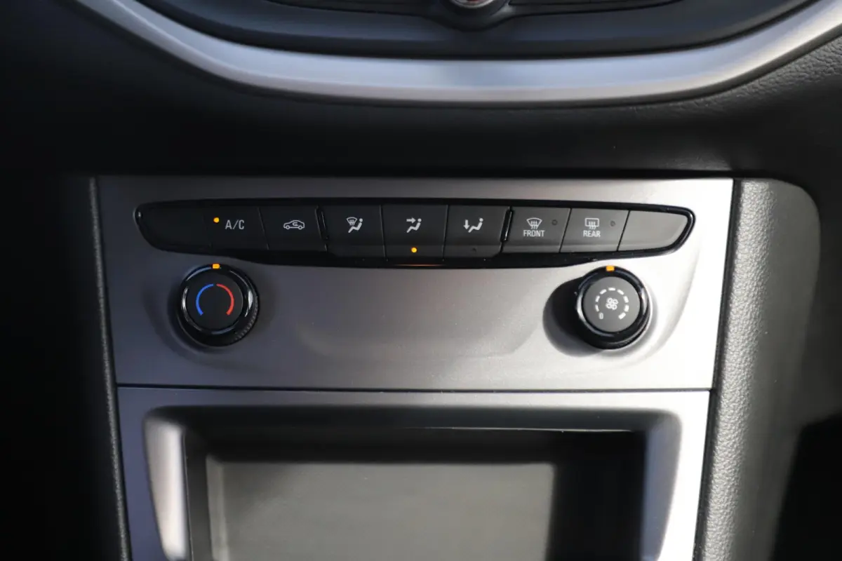1.2 Edition 110PK Navigatie Carplay Android Sportstoelen Airco Cruise Control