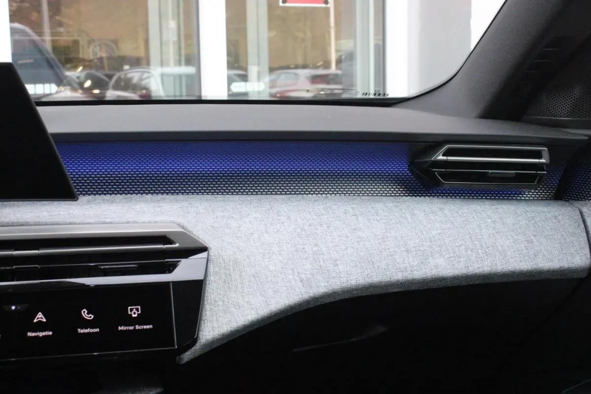 1.2 Hybrid 145PK GT | ELEKTRISCH BEDIENBARE ACHTERKLEP | NAVIGATIE | DRAADLOZE APPLE CARPLAY/ANDROID AUTO | SFEER VERLICHTING | ACHTERUITRIJ CAMERA | PARKEERSENSOREN VOOR EN ACHTER | FULL LE