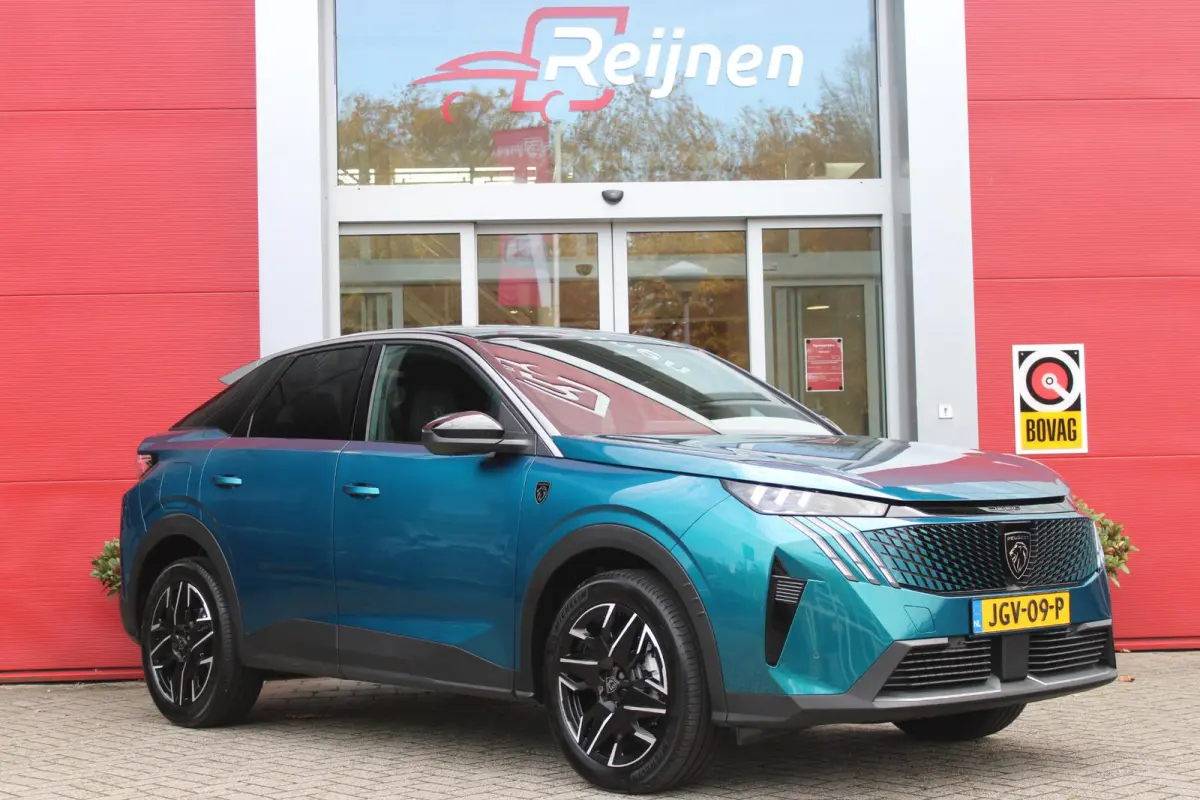 1.2 Hybrid 145PK GT | ELEKTRISCH BEDIENBARE ACHTERKLEP | NAVIGATIE | DRAADLOZE APPLE CARPLAY/ANDROID AUTO | SFEER VERLICHTING | ACHTERUITRIJ CAMERA | PARKEERSENSOREN VOOR EN ACHTER | FULL LE