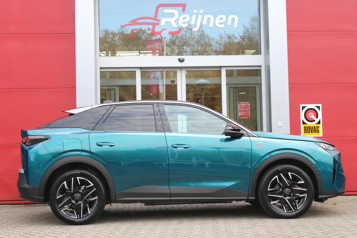 1.2 Hybrid 145PK GT | ELEKTRISCH BEDIENBARE ACHTERKLEP | NAVIGATIE | DRAADLOZE APPLE CARPLAY/ANDROID AUTO | SFEER VERLICHTING | ACHTERUITRIJ CAMERA | PARKEERSENSOREN VOOR EN ACHTER | FULL LE