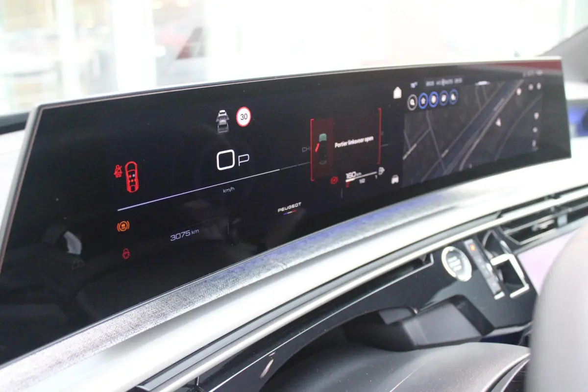 1.2 Hybrid 145PK GT | ELEKTRISCH BEDIENBARE ACHTERKLEP | NAVIGATIE | DRAADLOZE APPLE CARPLAY/ANDROID AUTO | SFEER VERLICHTING | ACHTERUITRIJ CAMERA | PARKEERSENSOREN VOOR EN ACHTER | FULL LE