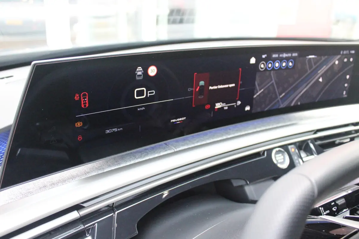 1.2 Hybrid 145PK GT | ELEKTRISCH BEDIENBARE ACHTERKLEP | NAVIGATIE | DRAADLOZE APPLE CARPLAY/ANDROID AUTO | SFEER VERLICHTING | ACHTERUITRIJ CAMERA | PARKEERSENSOREN VOOR EN ACHTER | FULL LE